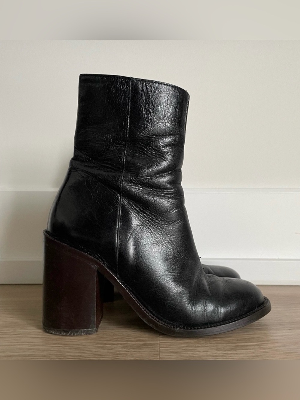 L’intervalle Women's Black Leather Block Heel Ankle Boots